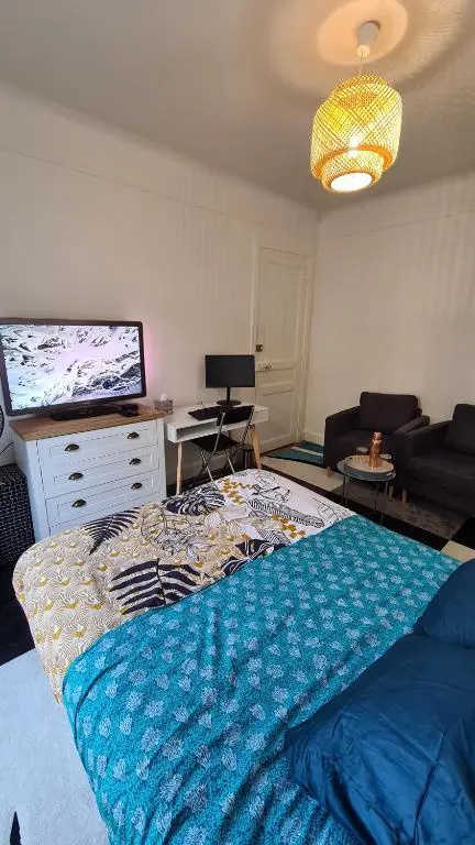 Grande chambre privative à 20 minutes de Paris