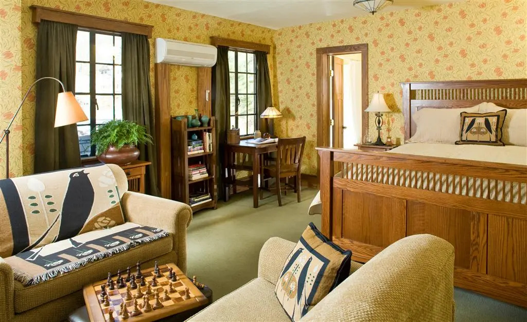 Settlers Inn