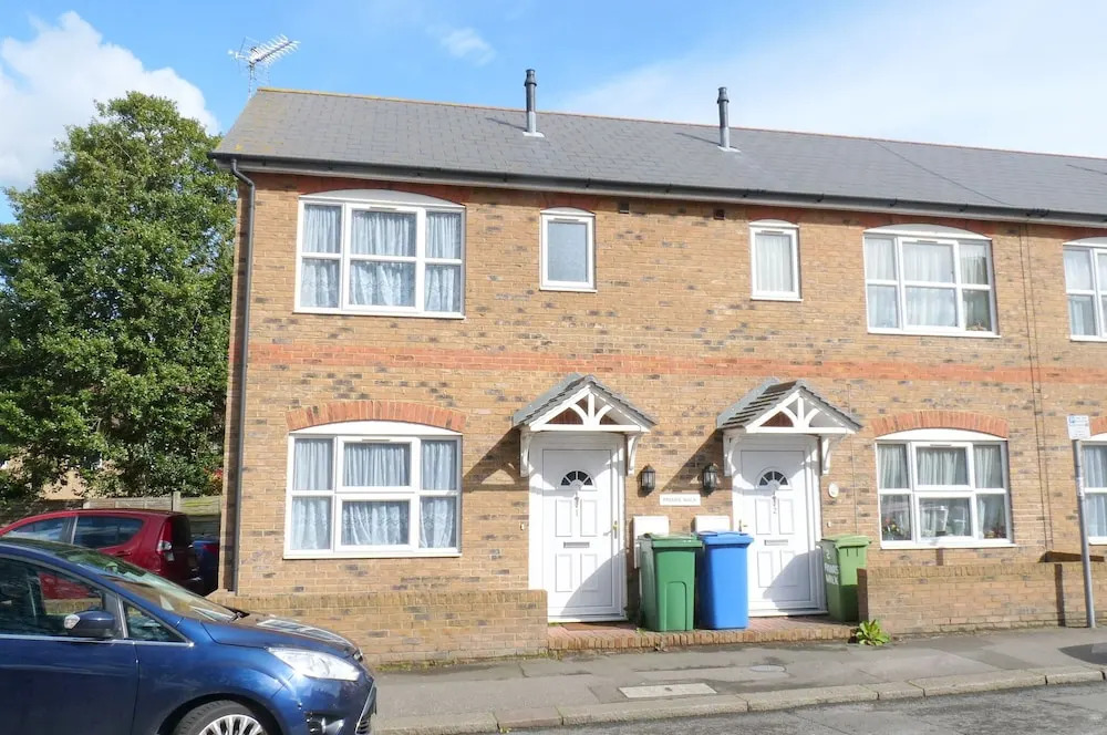 2-bedroom House Near Town With Superfast Wi-fi