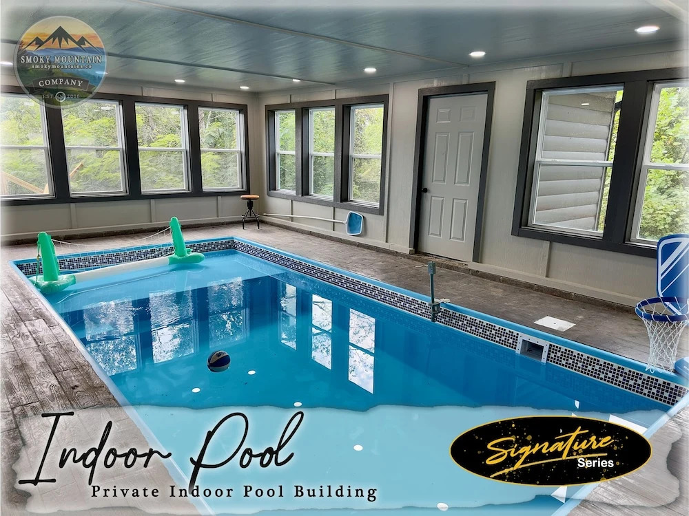 Tennessee Treasure 11 Beds Pool Theater