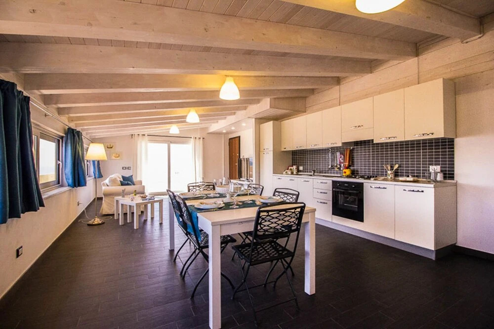 Casesicule: Corallo Charme Sea View Apartment On The Pozzallo Promenade Beach At 30 M Wi fi