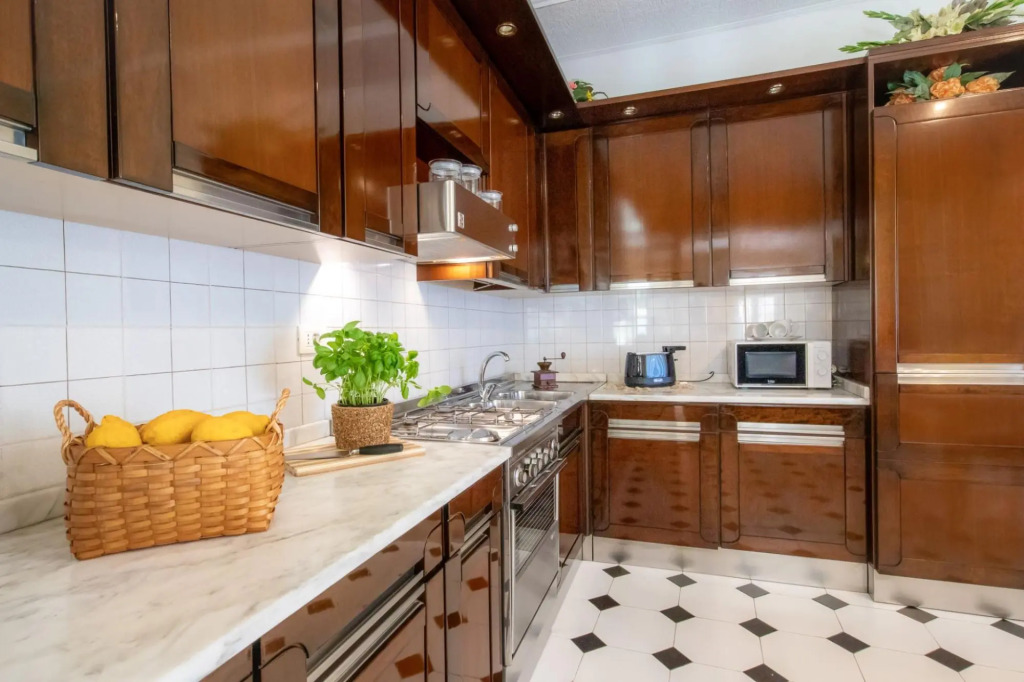 Three-room apartment with sunrise view from the sea-Mare In Vista