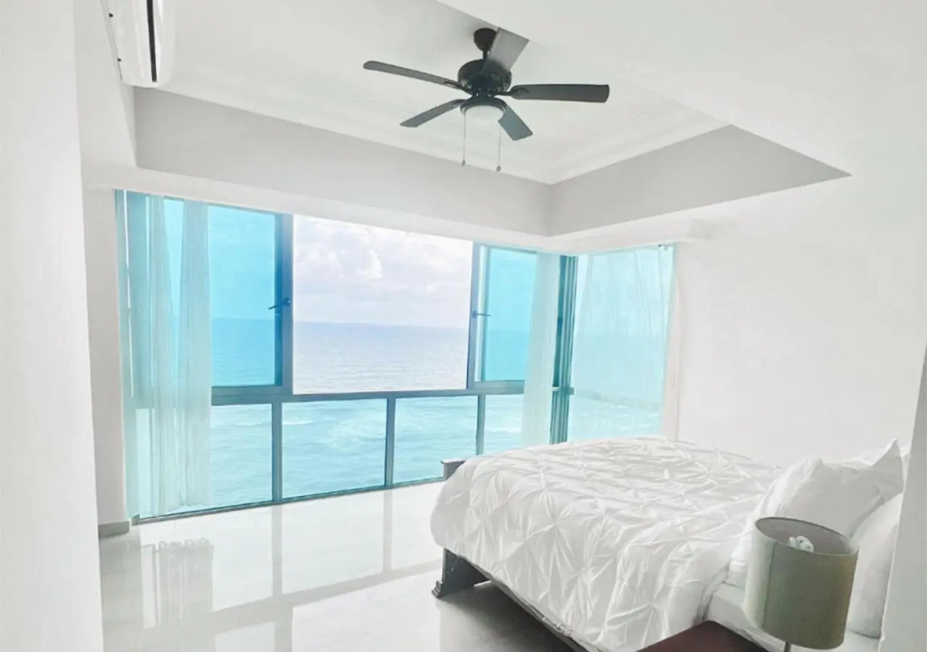 Exclusive 3 BDR, Gym & Pool, SeaView, Luxury Tower