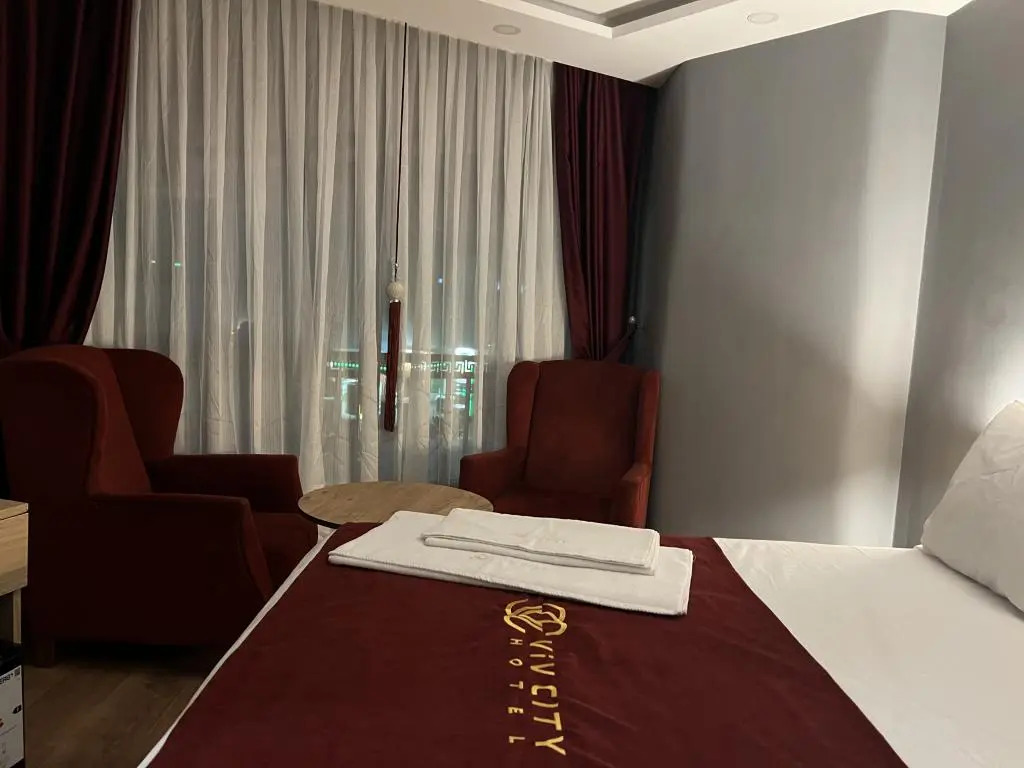 Viv City Hotel