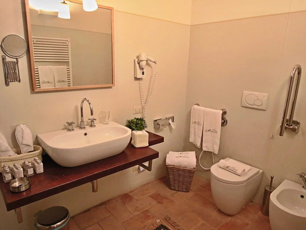 Modern holiday home in Foligno - Loc with pool