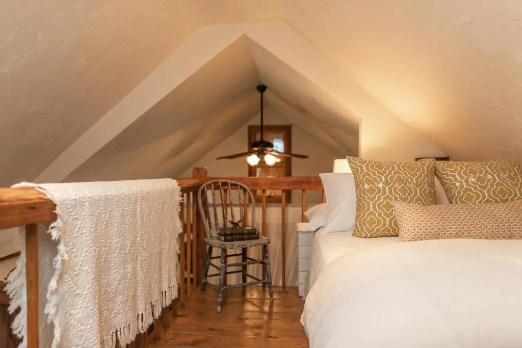 The Mast Farm Inn