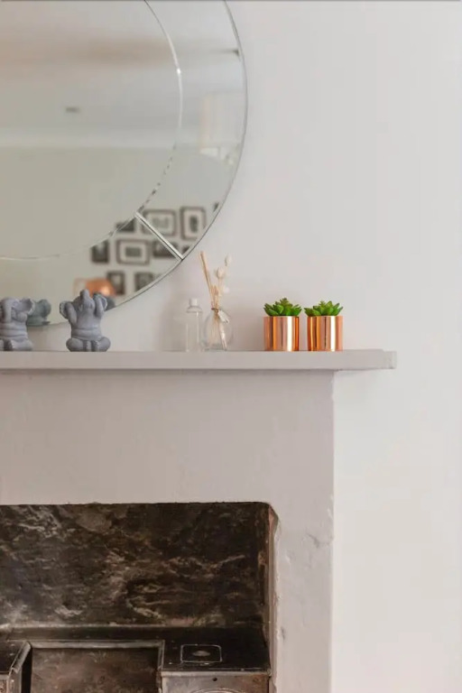 Refined Ground-floor Apt Near Stockbridge Market