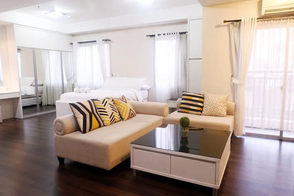 Big Studio at Cosmo Terrace Apartment Thamrin City By Travelio