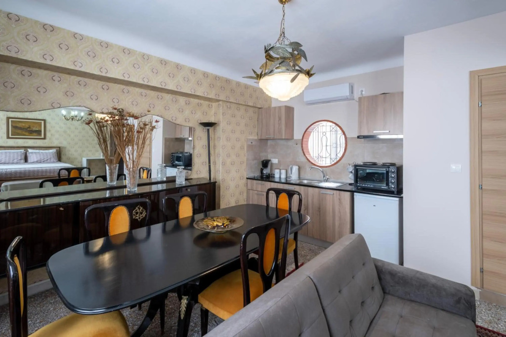 Ririka Athens Homes - Boutique Apartments in Historic Psyrri near Monastiraki Metro
