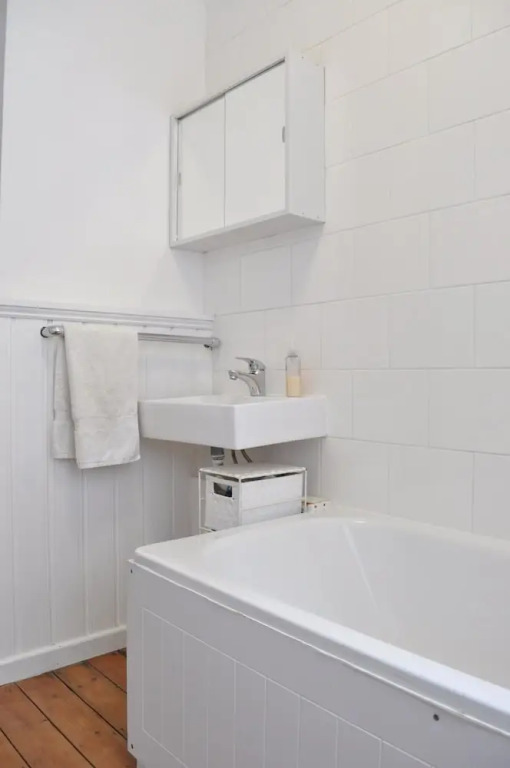 Bright 1 Bedroom Flat in North London
