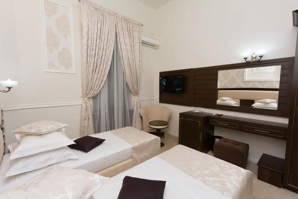La Strada Boutique Villa