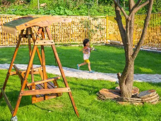 Xiangbo Bowen Travel Has A Mining Homestay At Home