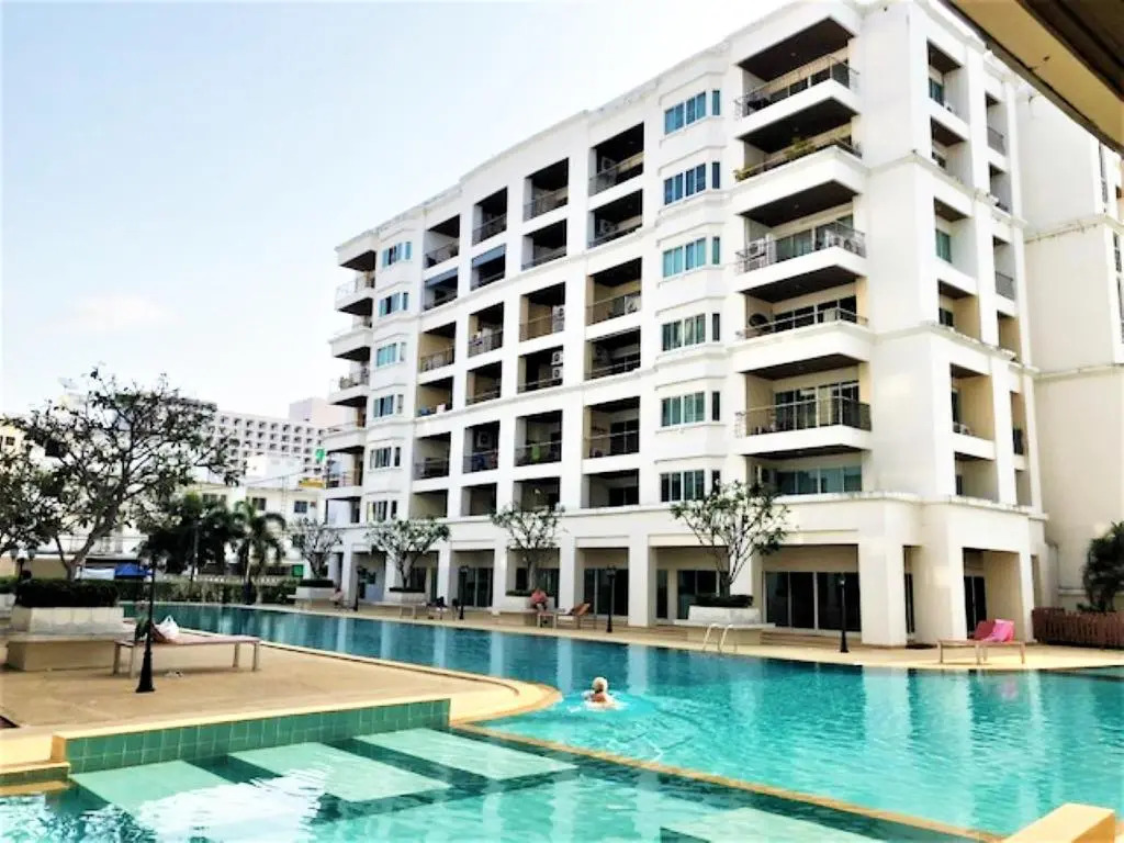 Large Studio with Balcony - TW Platinum Suites, Jomtien