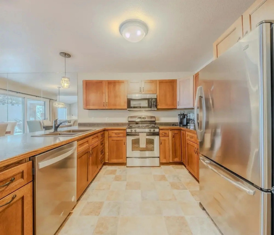 Meadow Lake Townhouse