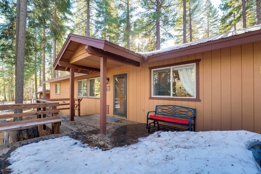 Wooded 2-unit Combo, 1 Mi to Lake Almanor