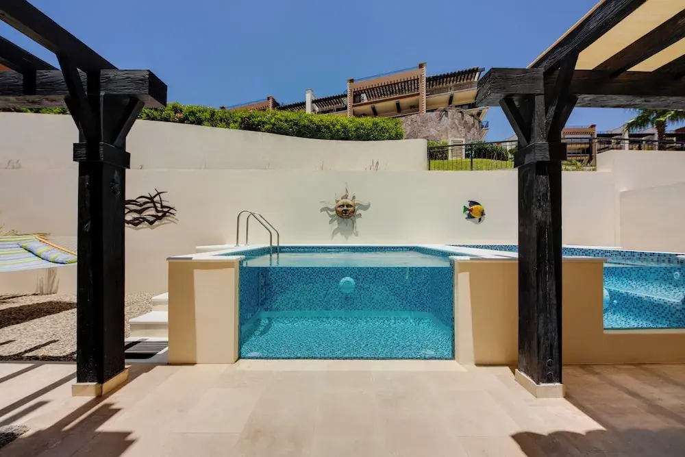 ‘Casa Verde’ in Cabo San Lucas - 3 Mi to Marina