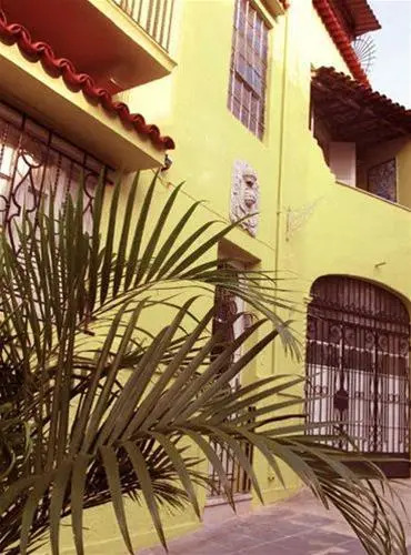 Bellas Artes Guest House Hotel