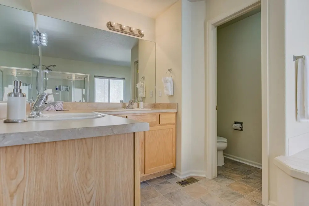 5BR Theatre & Arcade AF Academy Trails, W/hot Tub!