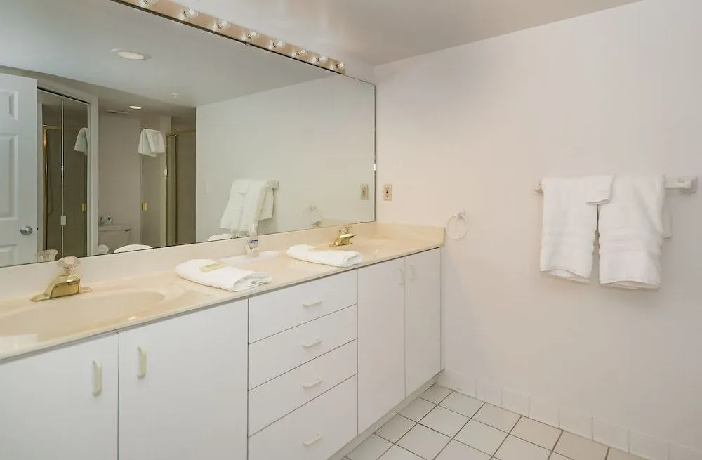 OC401 - Ocean Condo