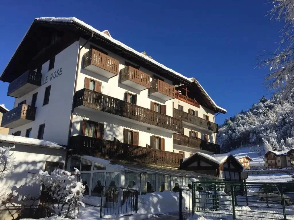 Hotel alle Rose Family inspired garden and SPA