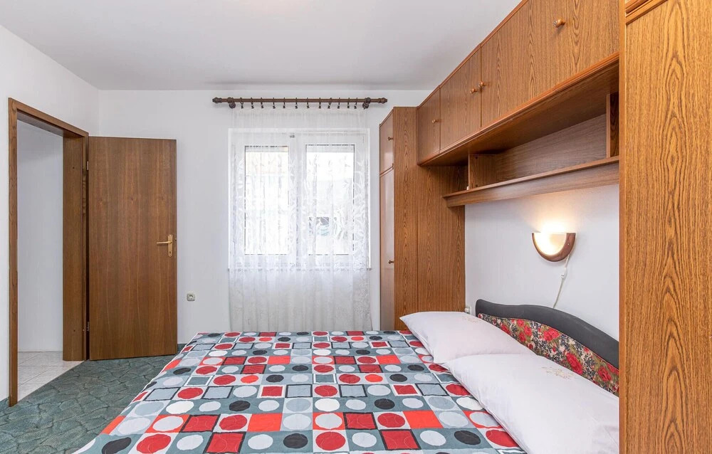 Stunning Apartment in Novi Vinodolski With Wifi and 4 Bedrooms