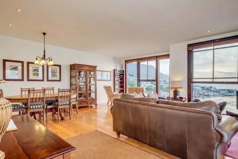 Colonial-style Camps Bay Apartment With Ocean Views and Private Pool Area CBT Lodge