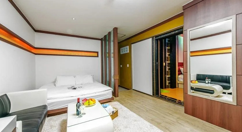 MK Hotel