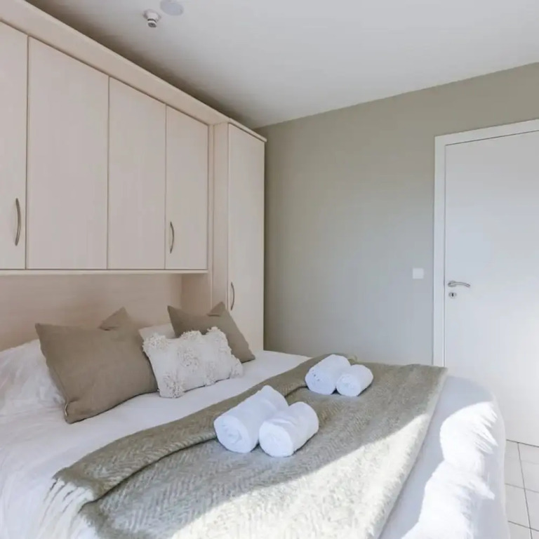 Bright Apartment With 2 Terraces Close to Beach