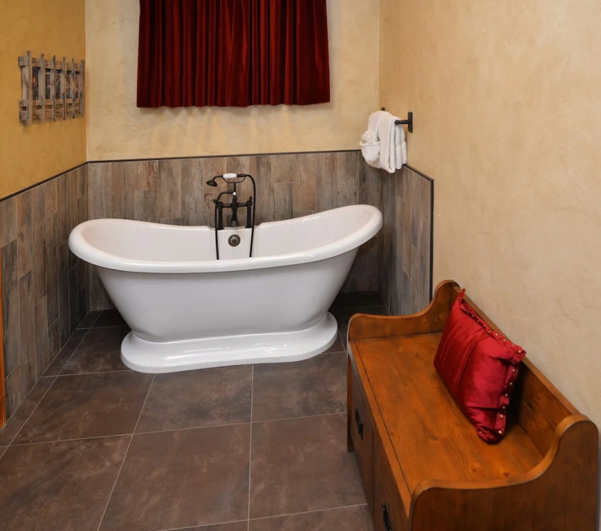 Enclave #193 3 Bedrooms 5 Bathrooms Condo