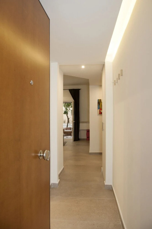 HiEnd Flat and Terrace Lower Gfloor