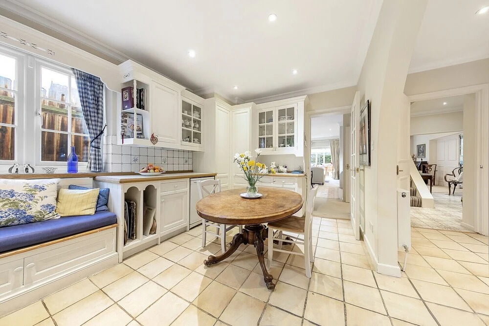 Hampstead Courtyard Escape