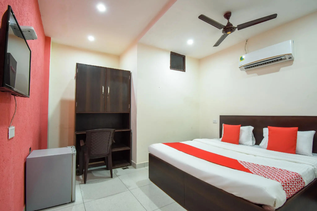 OYO 62150 Happy Living 1819