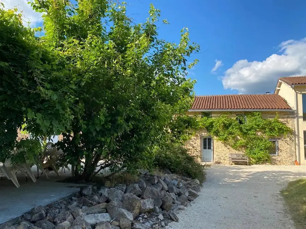 Spacious Gite With Large Terrace