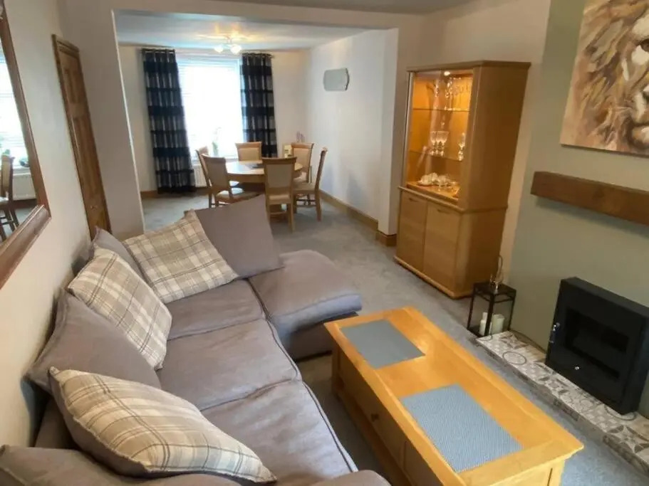 Cosy Modern Victorian 2 Bed Terrace