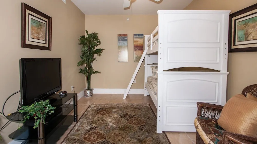 Four Bedroom Condo With Wraparound Balcony - Unit Crc0510