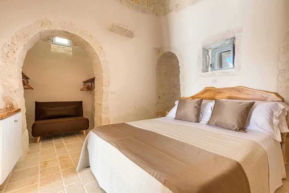 2456 Trullo Venti by Perle di Puglia
