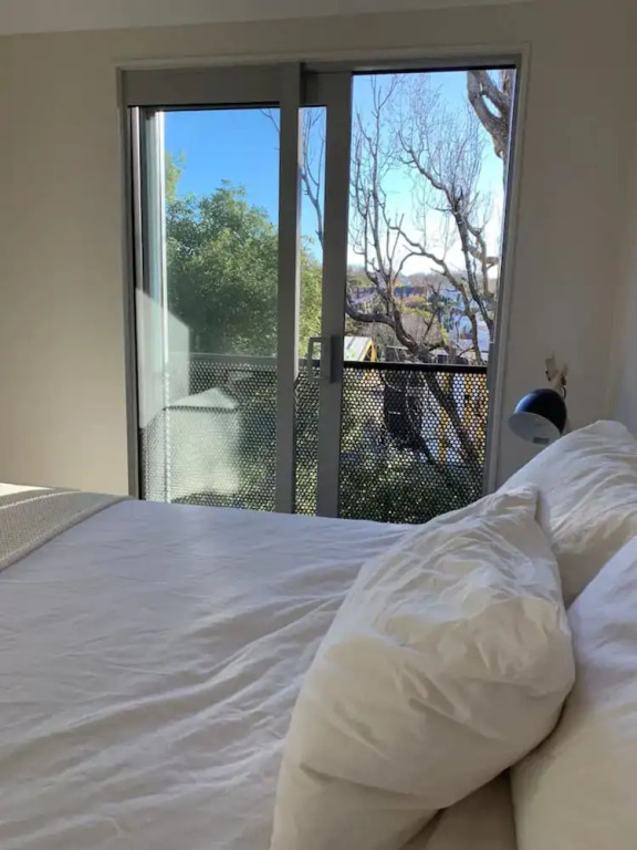 Modern 2 Bed Townhouse On CBD Fringe