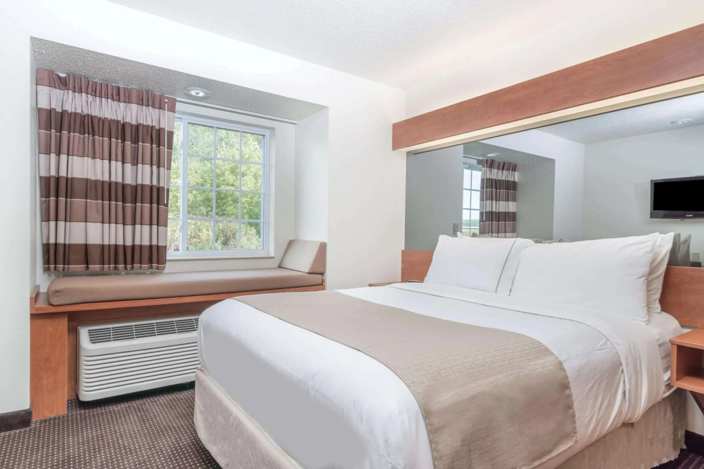 Microtel Inn & Suites by Wyndham Rice Lake