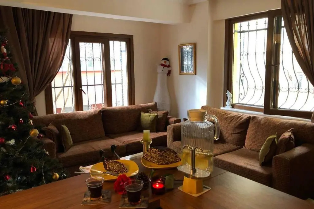 Comfy 3 Room House with Garden