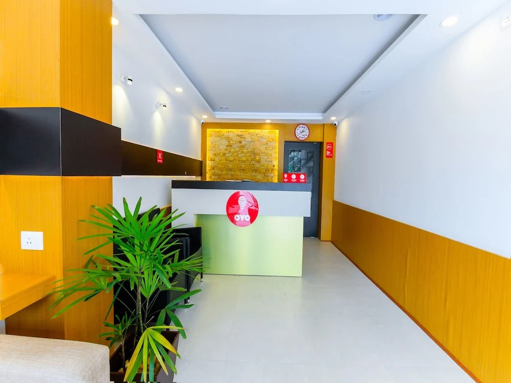 OYO 11069 Hotel Hisham Suits