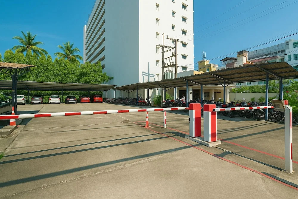 5 Star Resort - Patong Beach - 65m²-olympic Size Swimming Pool, Gym, Spa, Tennis