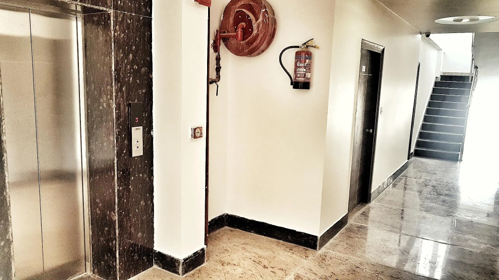Hotel Aerocity Purple Orchid