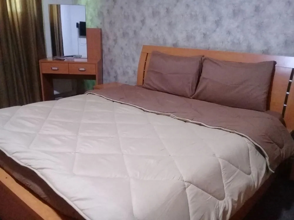Seleen Hotel Suites