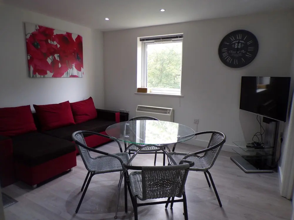 Lakeview Apartments and Rooms
