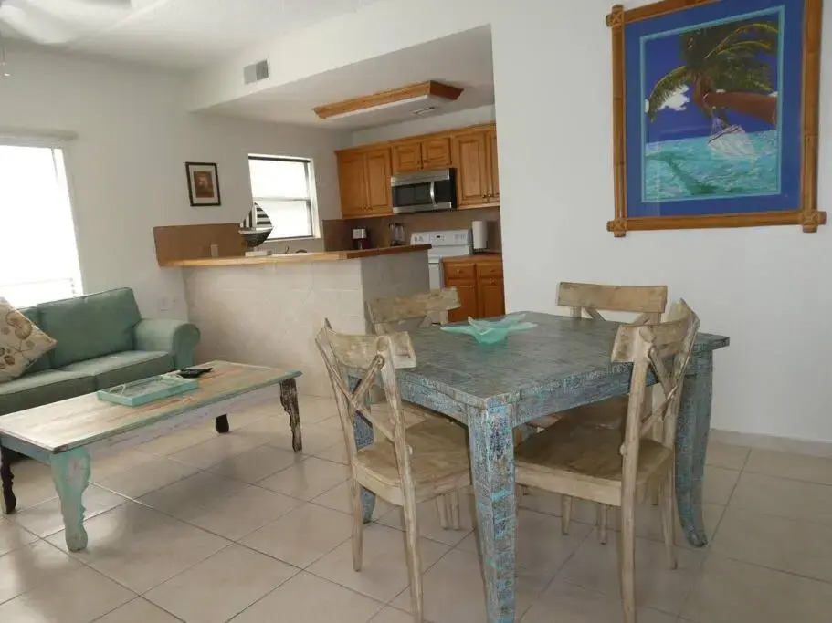 Steps To The Beach/Pet Friendly