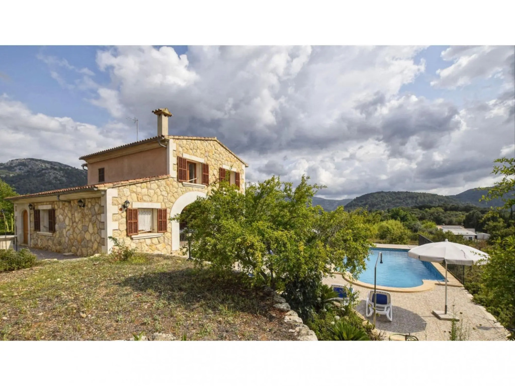 Amazing country house with panoramic views of the Tramuntana mountains