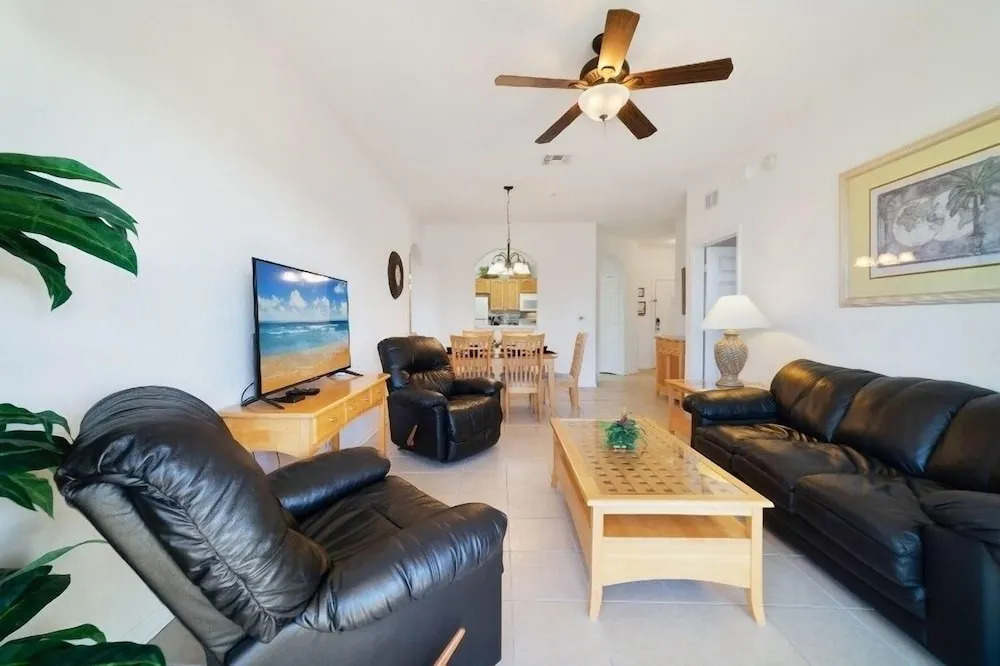 10 Min. To Disney - Gated Resort With Large Heated 2 Bedroom Condo by RedAwning, Kissimmee