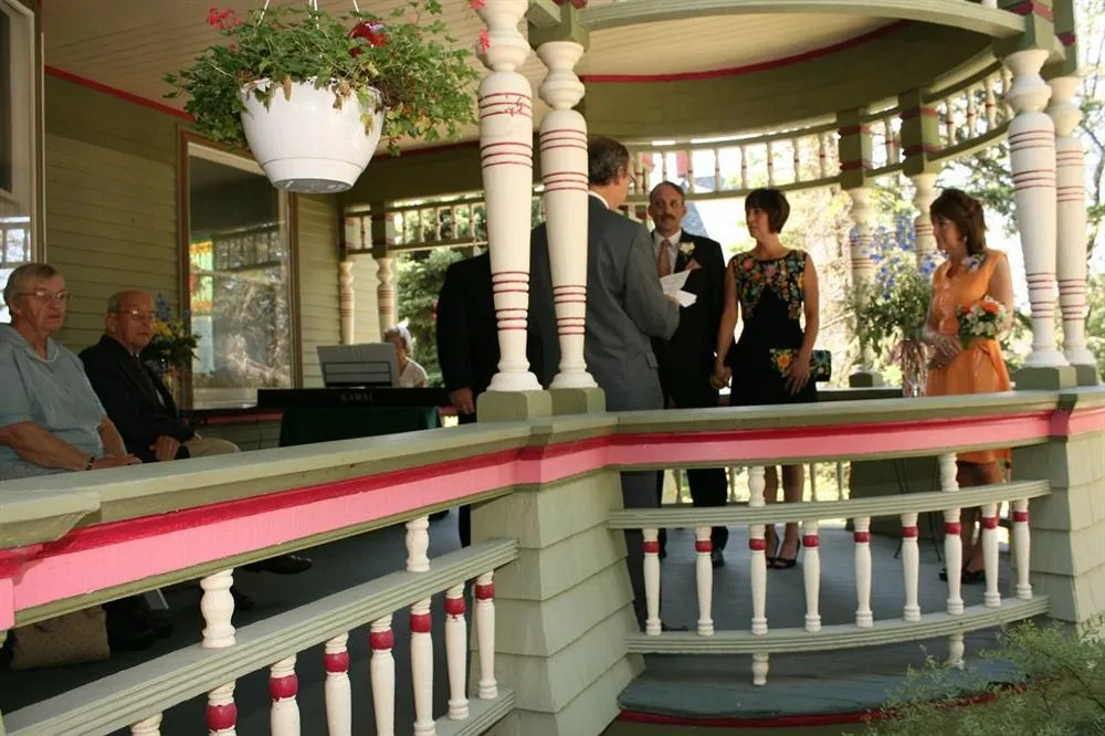 Estabrook House