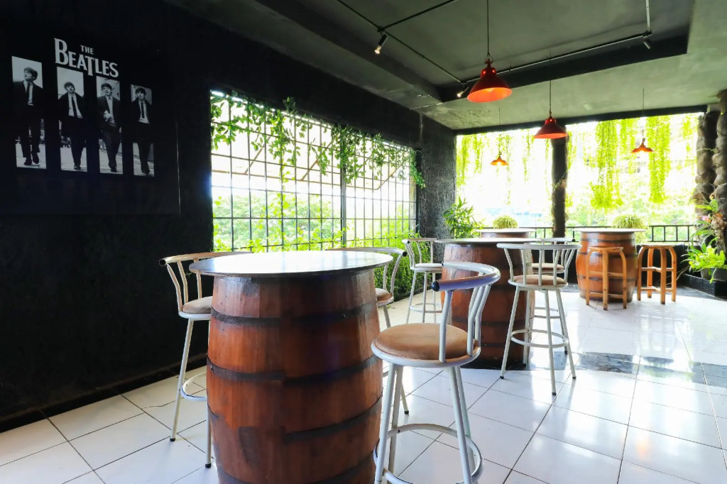 Labuana Homestay and Cafe Garden Makassar