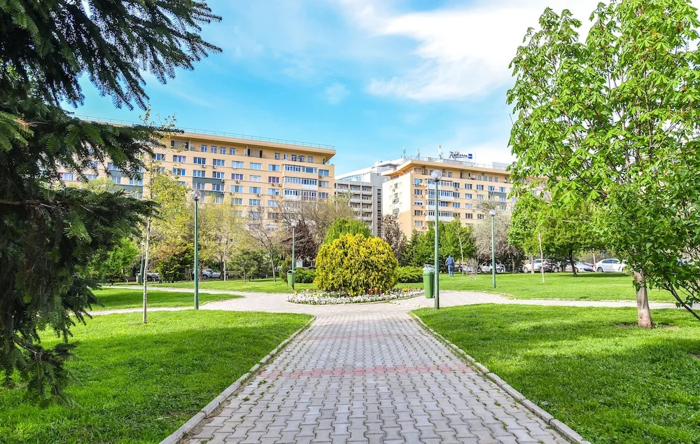 Candy Studio - Cismigiu Gardens - Quiet Room - Open Kitchen -smart Tv